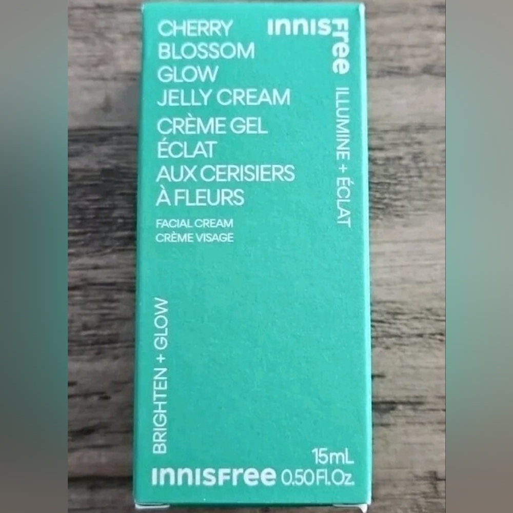 Innisfree Cherry Blossom Glow Jelly Cream - Brightening Facial Cream (Teal)